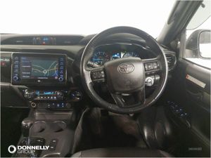 Toyota HiLux Invincible X D/cab Pick Up 2.8 D-4d - Image 4