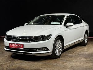 Volkswagen Passat 1.4 TSI Automatic Highline - Up - Image 2
