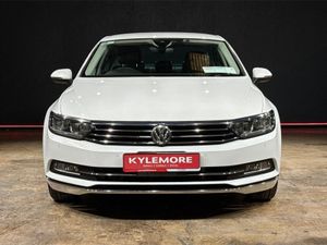 Volkswagen Passat 1.4 TSI Automatic Highline - Up - Image 3