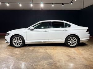 Volkswagen Passat 1.4 TSI Automatic Highline - Up - Image 4