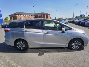 HONDA SHUTTLE 1.5 AUTOMATIC PETROL HYBRID - Image 4