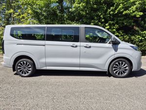 Ford Tourneo Custom/2025/Petrol Hybrid/WAV - Image 4