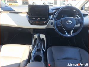 Toyota Corolla 1.8 Hybrid Sol Saloon - Image 4