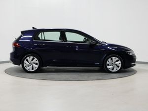 *86* 2023 Volkswagen Golf 2.0tdi style - Image 3