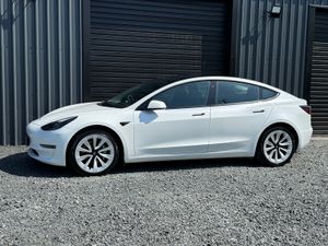 202 Tesla Model 3 Long Range AWD - Image 4