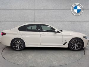 BMW 5 Series 520d M Sport (mht) 18 - Image 4