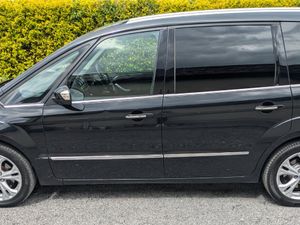 FORD GALAXY TITANIUM/7 SEATS /FULLY SERVICED - Image 4