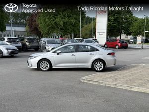 Toyota Corolla HYB LUNA SALOON - Image 4