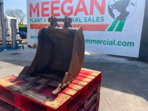 24" JCB DIGGING BUCKET......45mm PINS.....598v. - Image 2