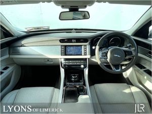 Jaguar XF 2.0d I4 180 PS RWD Auto Prestige - Image 4