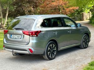 2016 MITSUBISHI OUTLANDER 2.0 HYBRID - Image 4