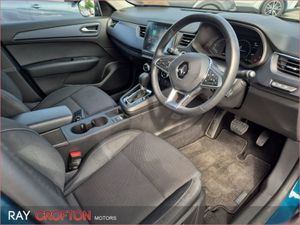Renault Arkana Iconic E-tech Hybrid 145 Auto - Image 2