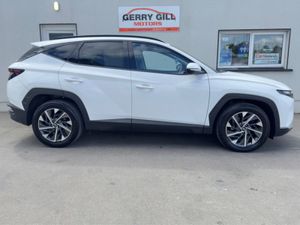Hyundai Tucson Executive 5DR - Image 2