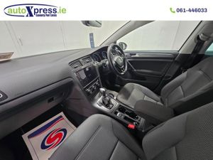 Volkswagen Golf 1.2 TSI Automatic  Reversing Came - Image 4