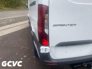 Mercedes-Benz Sprinter 519 MWB High Roof Automatic - Image 4