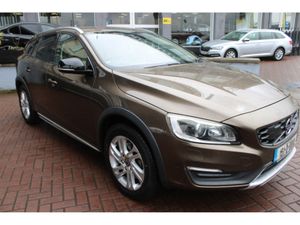 Volvo V60 2.0D4 CROSS COUNTRY5DR ESTATE AUTOMATIC - Image 2