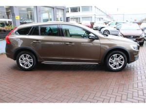 Volvo V60 2.0D4 CROSS COUNTRY5DR ESTATE AUTOMATIC - Image 3