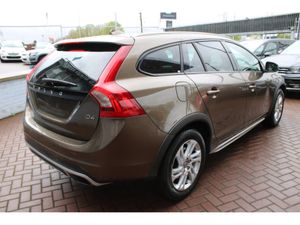 Volvo V60 2.0D4 CROSS COUNTRY5DR ESTATE AUTOMATIC - Image 4