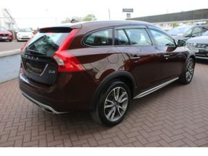 Volvo V60 2.0D4 CROSS COUNTRY SE LUXURY 190BHP 5DR - Image 4