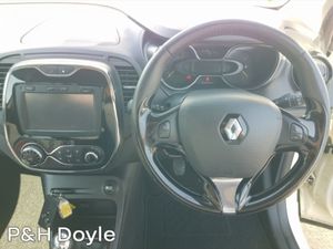 Renault Captur Intense - Image 2