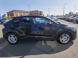 TOYOTA C-HR 1.8 ICON AUTOMATIC PETROL HYBRID - Image 4