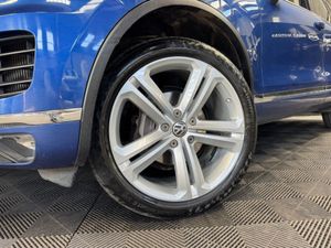 Volkswagen Touareg 3.0 TDI 262BHP V6 5DR Auto / 5 - Image 3