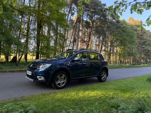 Dacia Sandero Stepway 2018 Tiny KM - Image 3