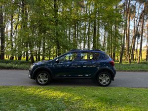 Dacia Sandero Stepway 2018 Tiny KM - Image 4