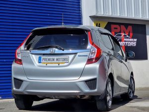 Honda Fit Hybrid Automatic - Image 3