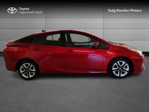 Toyota Prius Hybrid Luxury - Image 3