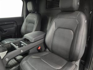 Land Rover Defender 3.0 D250 Hard Top SE Auto - Image 4