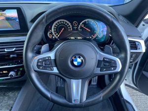 BMW 5-Series 523d M-SPORT AUTO // ALCANTARA M-SPOR - Image 4