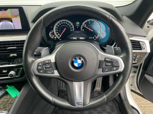 BMW 5-Series 523d M-SPORT AUTO // FOUR-WHEEL-STEER - Image 4