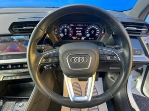 Audi A3 ADVANCED 1.0 TFSI AUTO // FULL SERVICE HIS - Image 4