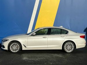 BMW 5-Series 523d 2.0 LUXURY-LINE AUTO // LEATHER - Image 3