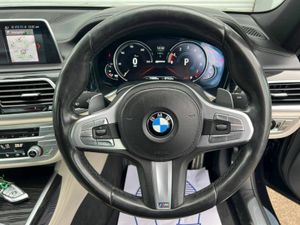 BMW 7-Series 740e M-SPORT PLUG-IN HYBRID AUTO // F - Image 4