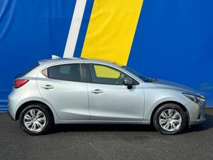 Mazda Demio SKYACTIV 1.3 AUTO // HEADS-UP DISPLAY - Image 2