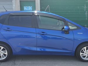 2014 Honda Fit Hybrid | Half Leather - Image 4