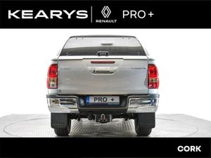 Toyota HiLux 2.8 SR5 Double Cab - Image 3
