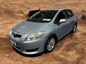 Toyota Auris 1.4 VVT-i Luna Petrol - Image 3