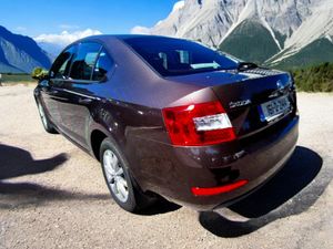Skoda Octavia AMBITION 1.6TDI 90HP - Image 2