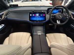 Mercedes-Benz E-Class E 300 E AMG Edition Plus - Image 4