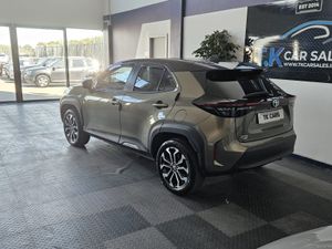 232 TOYOTA YARIS CROSS HYBRID - Image 4