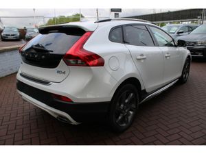 Volvo V40 2.0D4 SE CROSS COUNTRY 5DR HATCHBACK AUT - Image 4