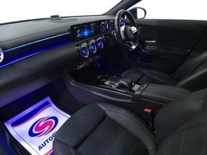 Mercedes CLA 200D Premium - Image 4