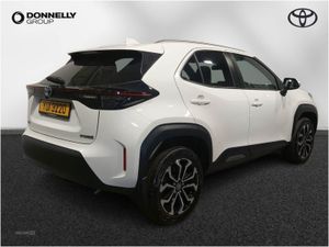 Toyota Yaris Cross 1.5 Hybrid Design 5dr CVT - Image 4