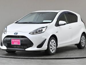 Toyota Aqua 1.5 Vvt-i Hybrid  2tone Interior andr - Image 3