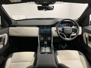 Land Rover Discovery Sport Urban Edition P300e AW - Image 4