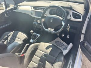 2012 CITROEN DS3 1.6 PETROL PRESTIGE LOW MILES - Image 4