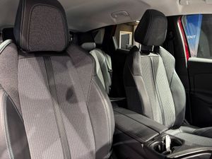 2022 Peugeot 3008 FL Allure 1.5 Blue HDI 130 6.2 - Image 4